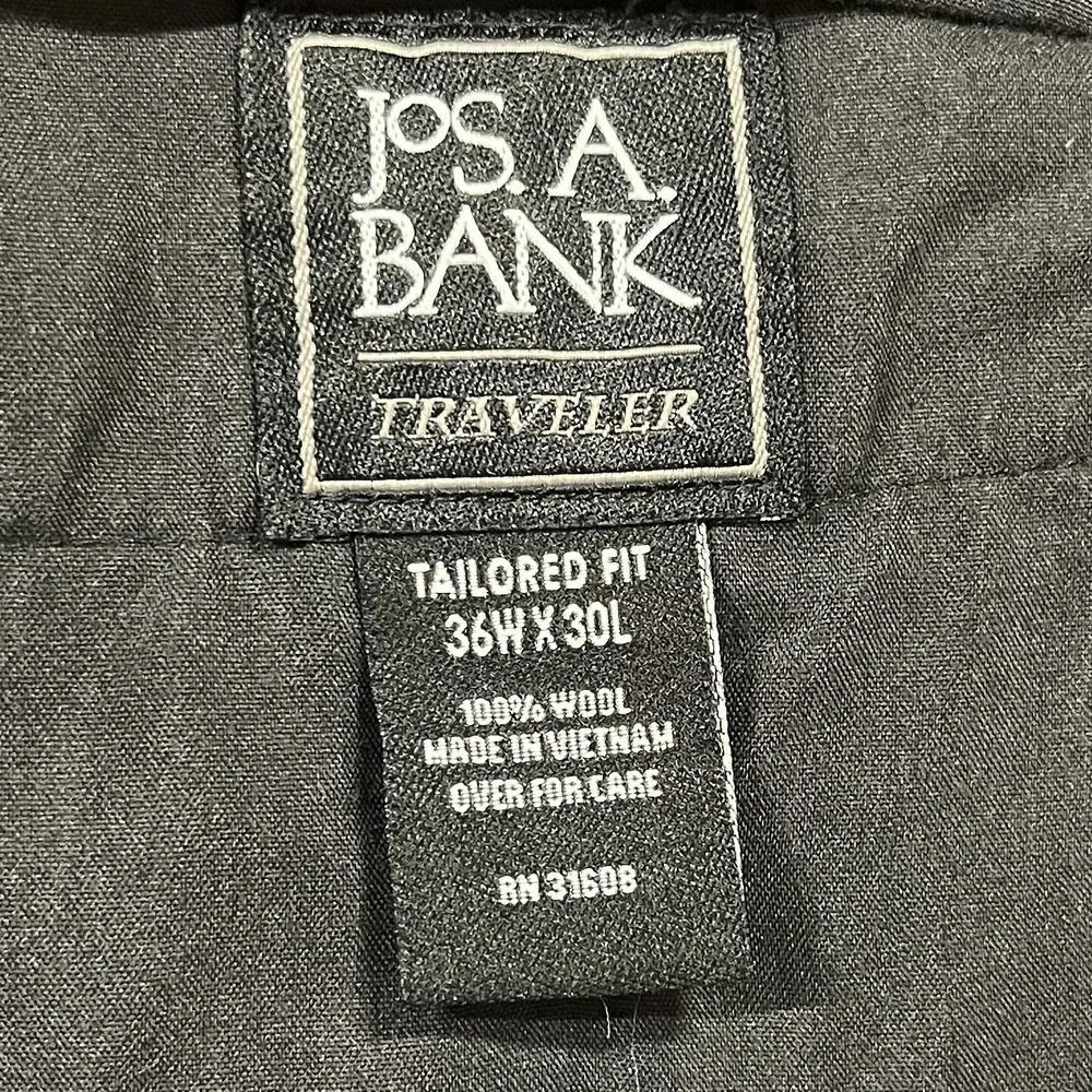 Jos A Bank Traveler Dress Pants Mens 36x30, Fits 37x30 Navy 100% Wool Flat Front